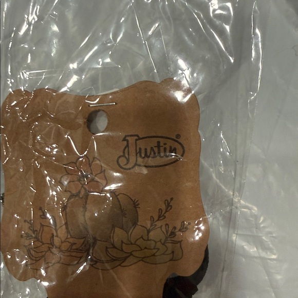 JUSTIN Turquoise Pendant Necklace - Picture 6 of 6